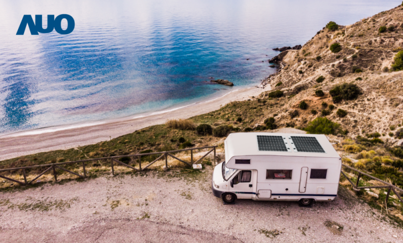 「可撓輕量化太陽光電板SunCurva」使用輕量特殊耐候型複合板取代傳統太陽能板的玻璃前板，不僅降低70%重量，每米平方僅3Kg；具有抗衝擊性能及通過電磁相容性測試，可應用於交通運輸工具，如露營車、遊艇等